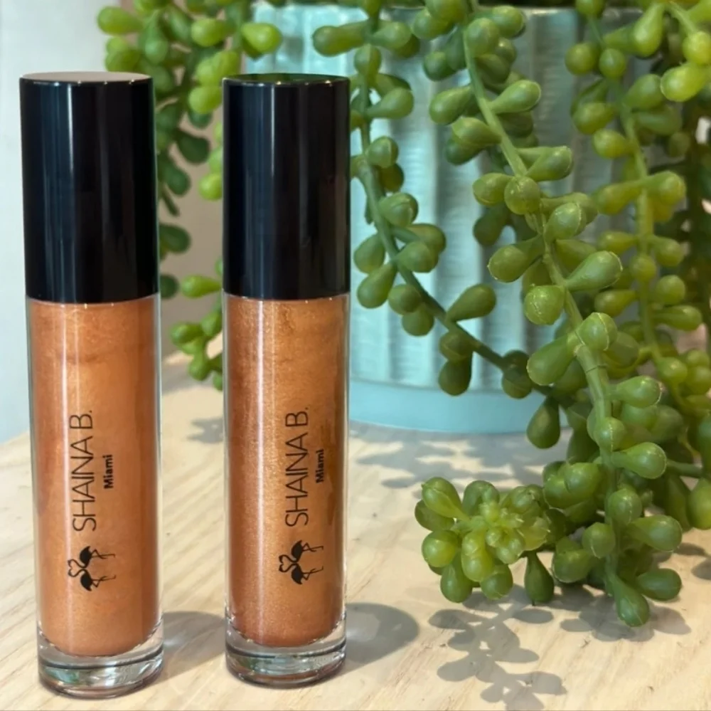 SHAINA B Miami FLAMINGLOW LIQUID HIGHLIGHTER In:Qué Calor